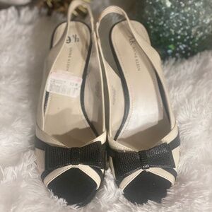 Anne Klein Retro Slingback Peep-toe Black and White Heel Size 9.5M